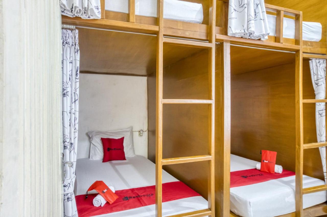 Reddoorz Hostel Near Prawirotaman Jogja Yogyakarta Ngoại thất bức ảnh