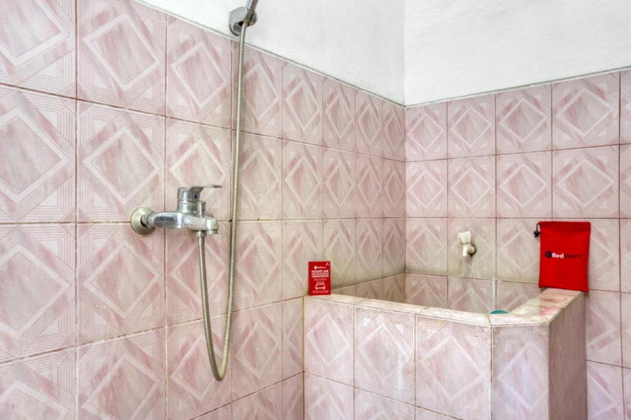 Reddoorz Hostel Near Prawirotaman Jogja Yogyakarta Ngoại thất bức ảnh