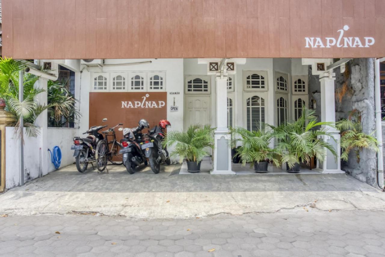 Reddoorz Hostel Near Prawirotaman Jogja Yogyakarta Ngoại thất bức ảnh